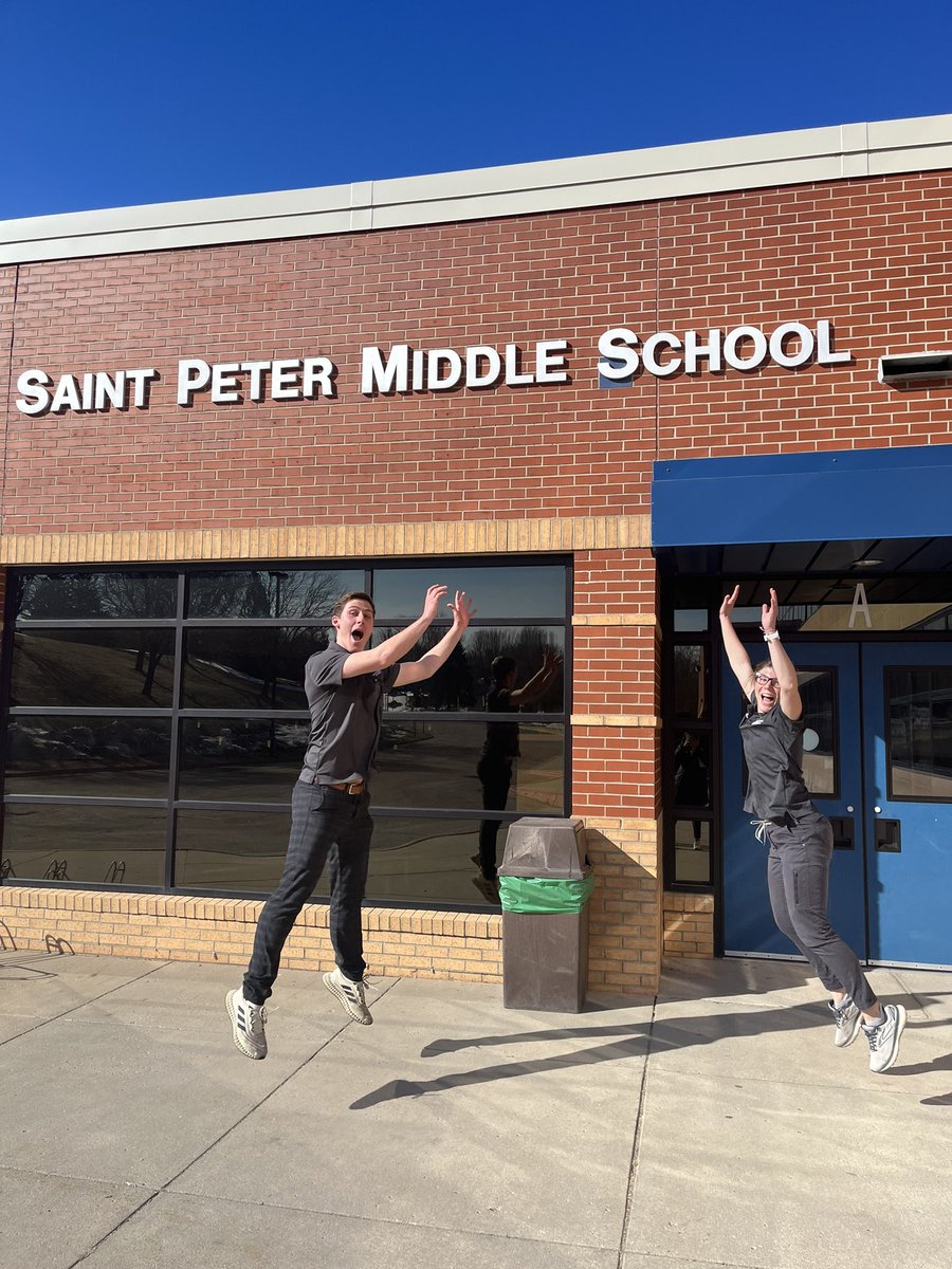 St. Peter High School Girl’s Golf learned about focusing with distractions this week!⛳️🏌️‍♀️Great job everyone!