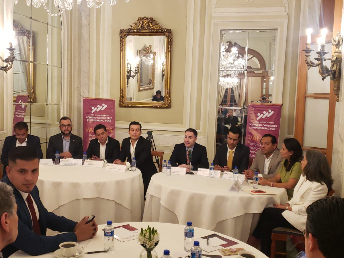 COCEMX's tweet photo. Agradecemos al Dip. @Fer_MercadoG por acompañarnos y apoyar a las y los empresarios para el bienestar económico y social de #CDMX y nuestro país. 

#COCEMX https://t.co/nkp1SFnfUE