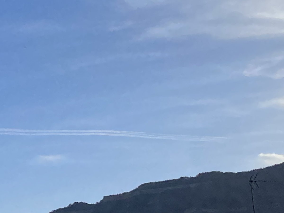 RamonCastany's tweet photo. @FlightradarCAT Jo diria que han sigut aquests 4 sobre les 18:05h https://t.co/IdF1iEO6SN