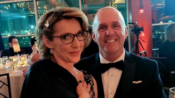 CaptPamsVoice's tweet photo. Always so much fun to see this group of talented narrators... but I've gotta learn to take better selfies! #Audies2023 #2023apac https://t.co/69OUko02Xp