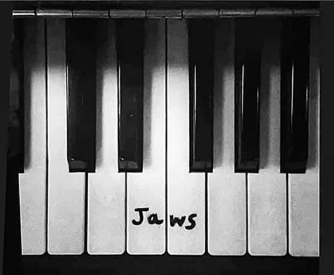 Celebrate #WorldPianoDay with the #JAWS theme 🎹🦈