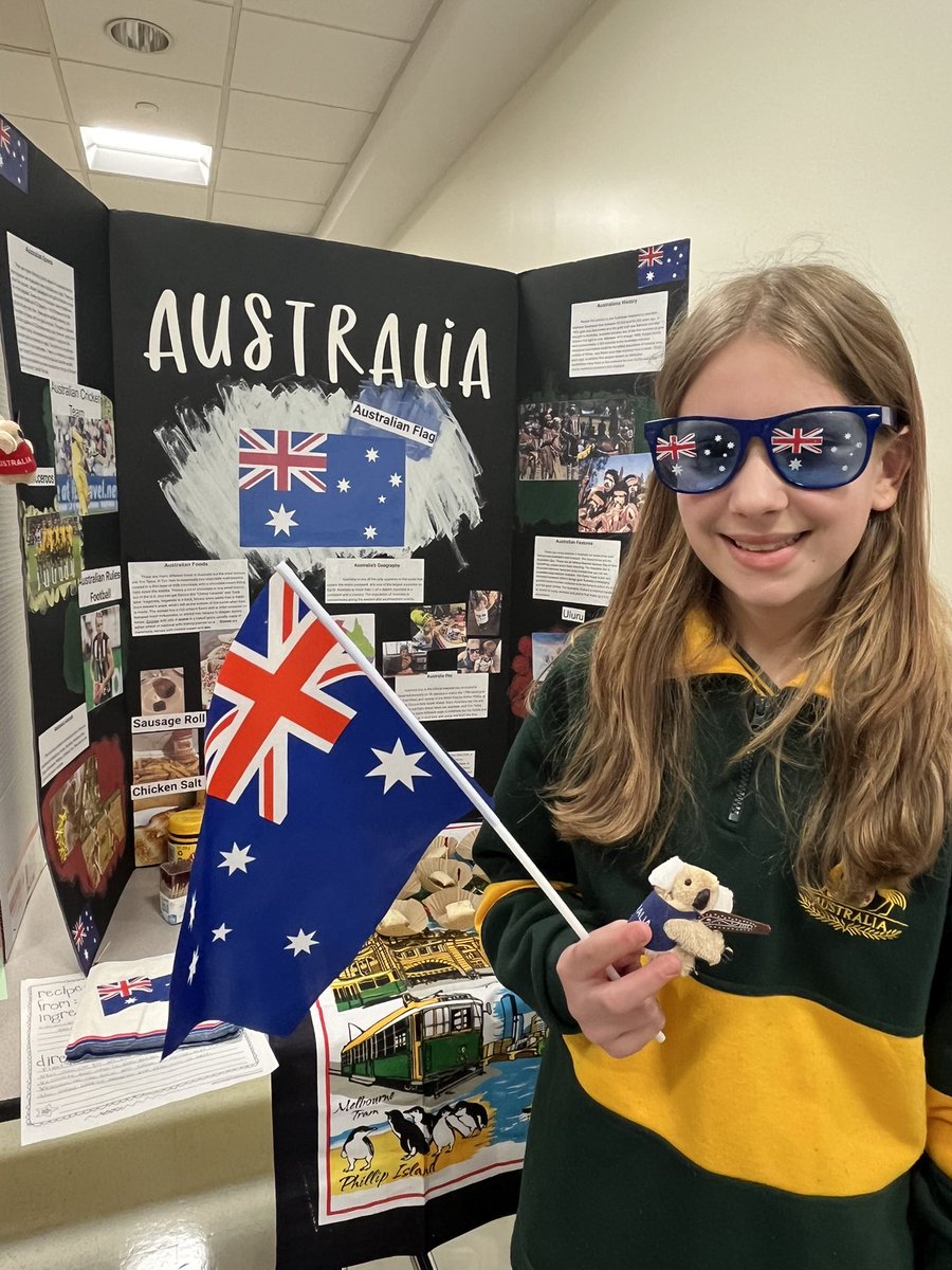 MissRosano's tweet photo. MCD 2023 was a huge success! Students, with the help of their parents, celebrated their cultures with a display of beautiful boards and delicious food! It was great to see so many smiles 😊 @Mr_SClay  @scofieldmagnet @SPSSuper https://t.co/XSDkXTqnXc