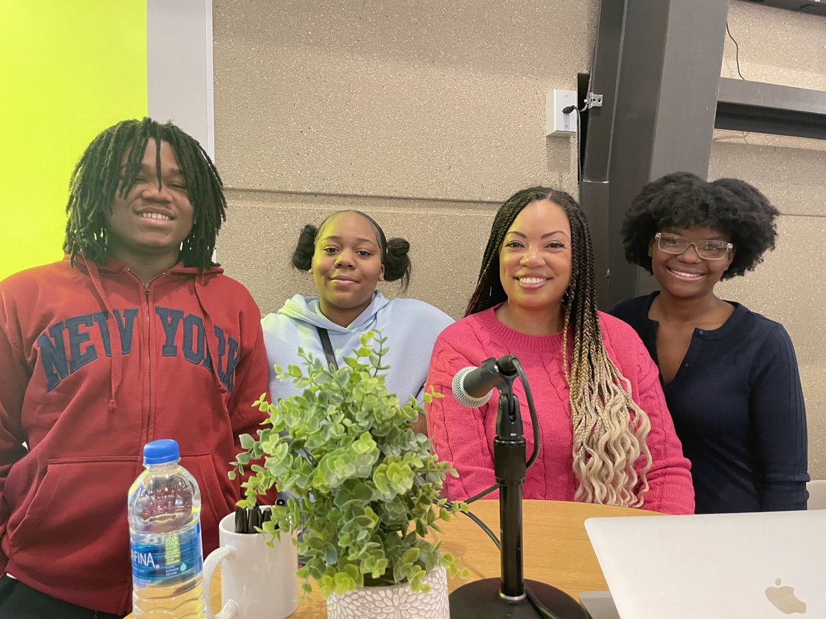 cityhighlib's tweet image. Tiffany Jackson dazzled us all at City High! Thanks to @hillsbank,  @ICCSDFoundation, @IowaCitySchools, City Staff and students--and Tiffany Jackson for a fantastic, inspiring day!