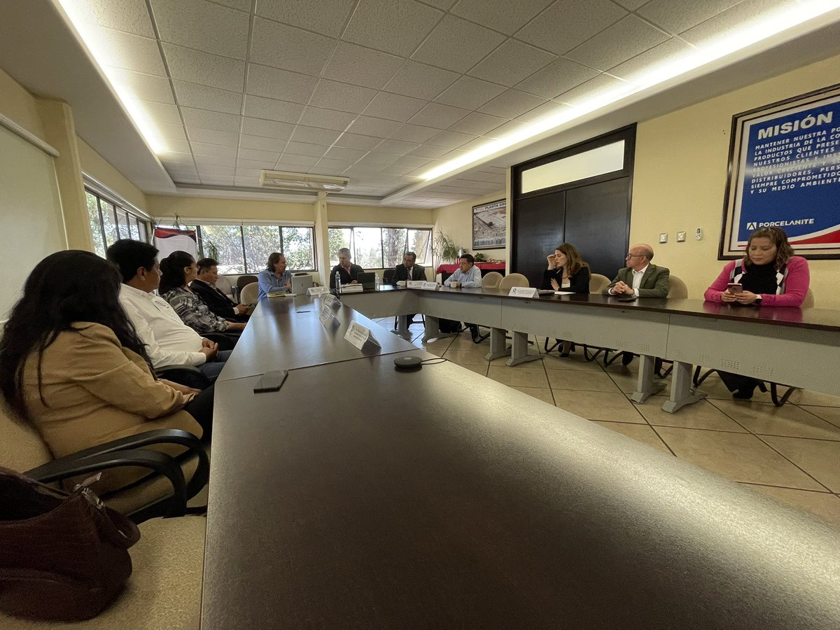 CANACINTRATLX's tweet photo. Como parte del programa de trabajo de la Mesa Directiva de #CANACINTRA Tlaxcala, que encabeza el Lic. Carlos Alberto Tamayo Chavero, se llevó a cabo la primera reunión de trabajo con los Coordinadores de las trece Comisiones que la integran. https://t.co/gzLU2mqyW9