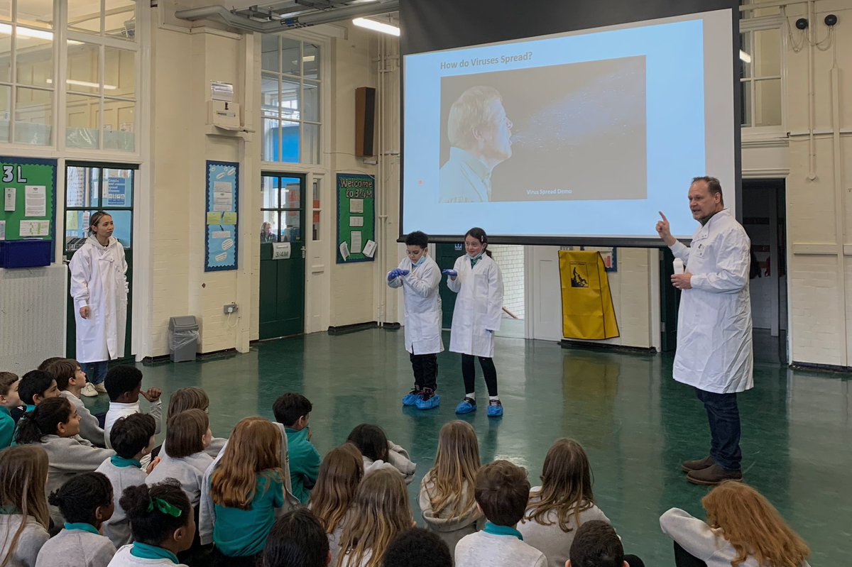 Fun afternoon doing outreach at <a href="/GayhurstE8/">Gayhurst Community</a> school with <a href="/towerslab/">Towerslab</a>. Here we are demonstrating the aerosol transmission of respiratory viruses such as SARS-CoV-2. The kids at the front blow into talcum powder and within a few minutes you can smell it from the back of the room!