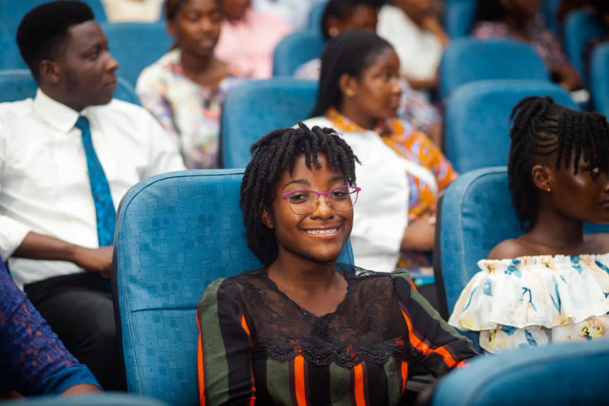KNUST_Live's tweet photo. [WISë Hour💁🏽‍♀️];

Women in Science👩‍🦰.

#WISeHour | #WISeInMarch https://t.co/f1GHz9J8pa