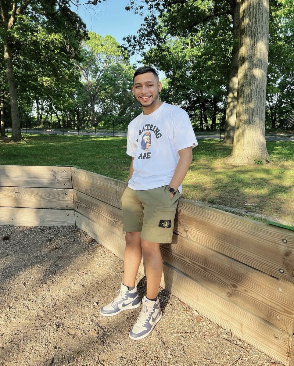 doseofrafat's tweet photo. @atmos_usa My georgetown 1’s are definitely my home run shoe! Size 8 #atmoscollectorsclub #atmosnyc https://t.co/3uhQdRhaiK