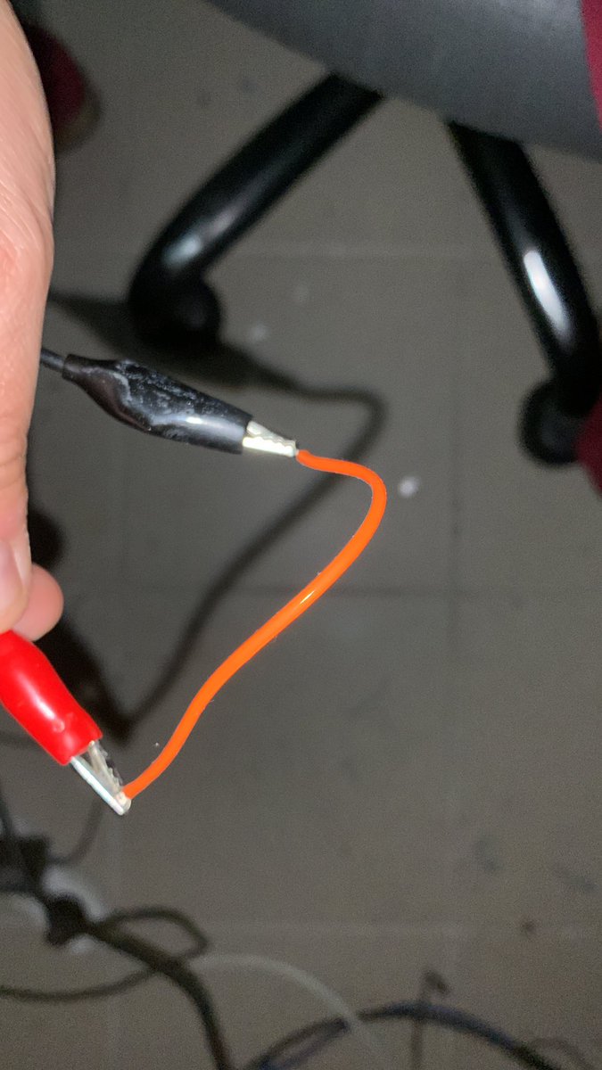 RVoltr's tweet image. #dnesniposta flexibilní led "filament" z Ali. 15cm (dělá se i 30) silikonový špagety která svítí na 3v/20ma. Červená a tepla bílá ale dělají se i další barvy