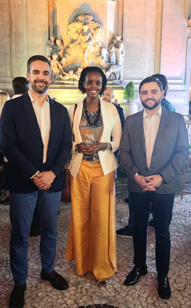 Sandra Uwera (@fairtrade_ceo) on Twitter photo Inspiring conversations about fairness and food systems on the margins of the <a href="/southsummitbr/">South Summit Brazil</a>.
Thank you Governor <a href="/EduardoLeite_/">Eduardo Leite</a> and Vice Governor Gabriel Souza for your warm hospitality! #TheFutureIsFair Inspiring conversations about fairness and food systems on the margins of the <a href="/southsummitbr/">South Summit Brazil</a>.
Thank you Governor <a href="/EduardoLeite_/">Eduardo Leite</a> and Vice Governor Gabriel Souza for your warm hospitality! #TheFutureIsFair