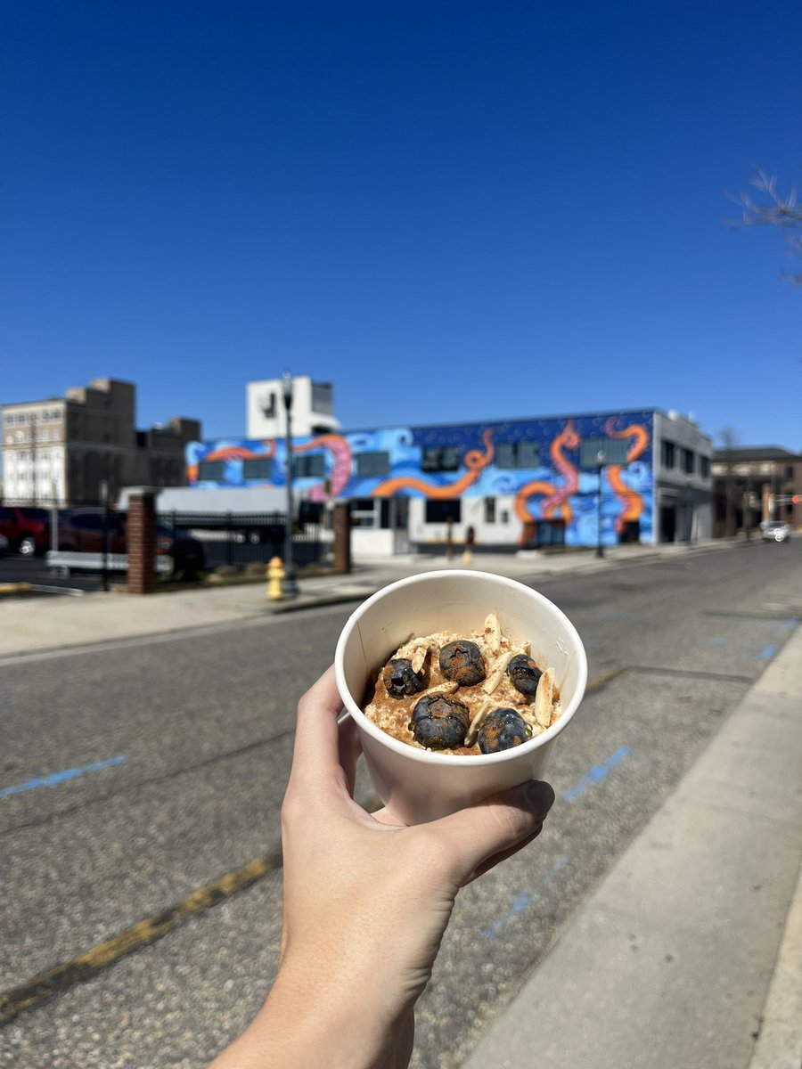 haydaycoffee's tweet photo. It's a beautiful day in the Orange Loop! Enjoy our overnight oats for breakfast, a great snack, or take it to go for later! Choose your favorite toppings: we love blueberries, almonds, cinnamon and honey😍
#coffee #coffeeshop #atlanticcity #doAC #orangeloop @visitorangeloop https://t.co/Rs3hEcpD3g