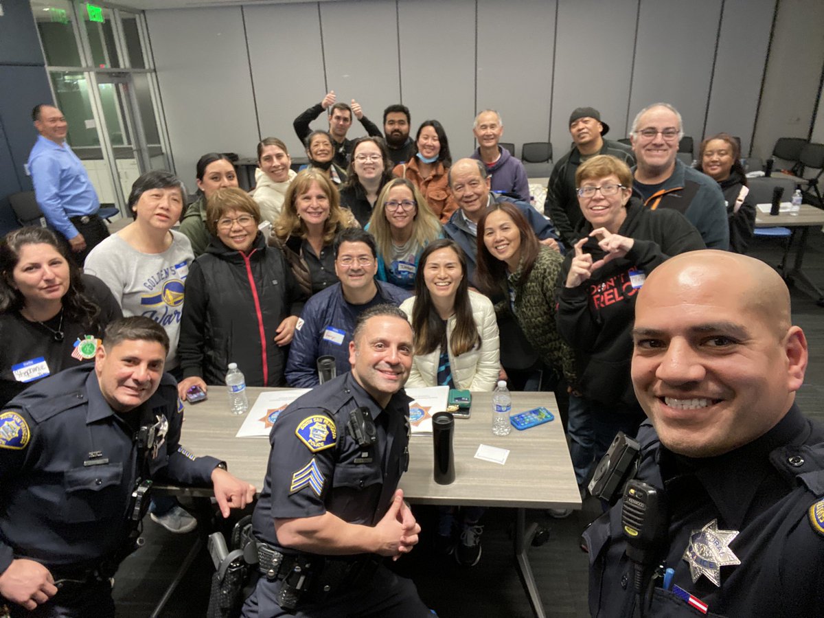 SSFPolice's tweet photo. Great first night of our Community Academy!!! We met some amazing people last night and showed them around our new Police Department and Dispatch Center. We can’t wait for next week’s session.
#ssfpolice #ssfpd #communityacademy #selfie https://t.co/YTV5ztkTY2