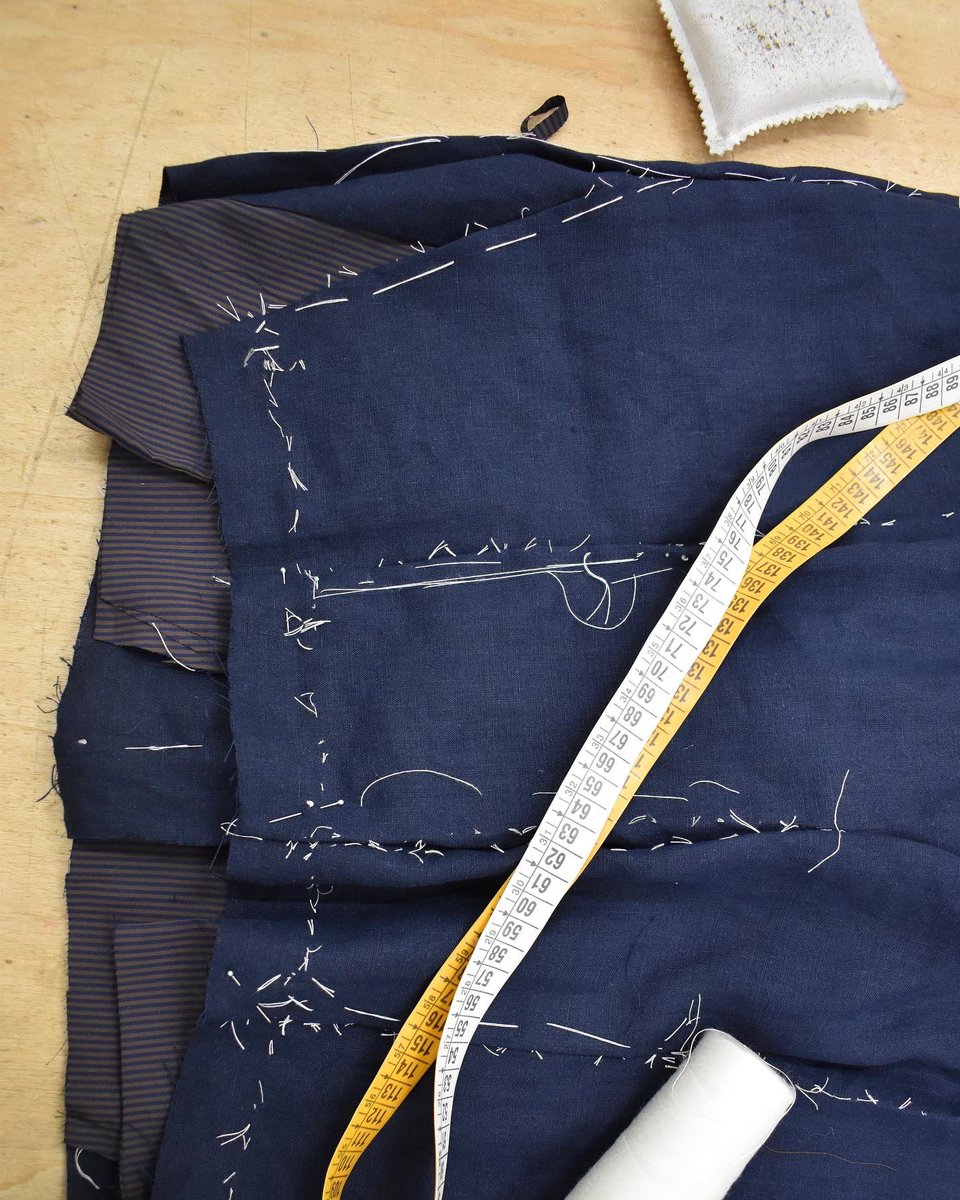 Santillo1970's tweet image. Live from Santillo #headquarters 🧵🪡

#bespoke #trouser #linen #tailoring
