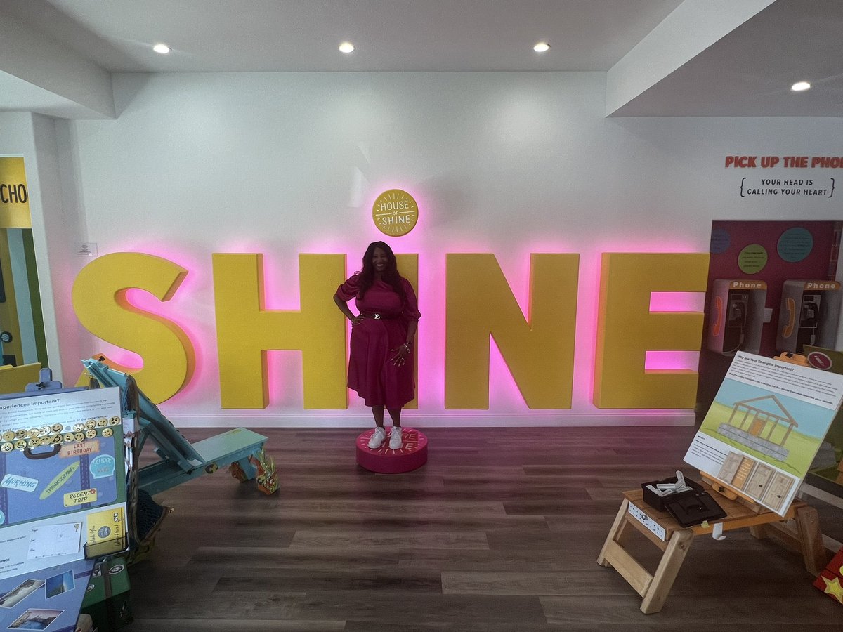 TreecaC's tweet image. KMS GEAR UP students toured the House of SHINE, a museum of self discovery! The ladies discovered new things about themselves, revealing intriguing possibilities for their BRIGHT futures.