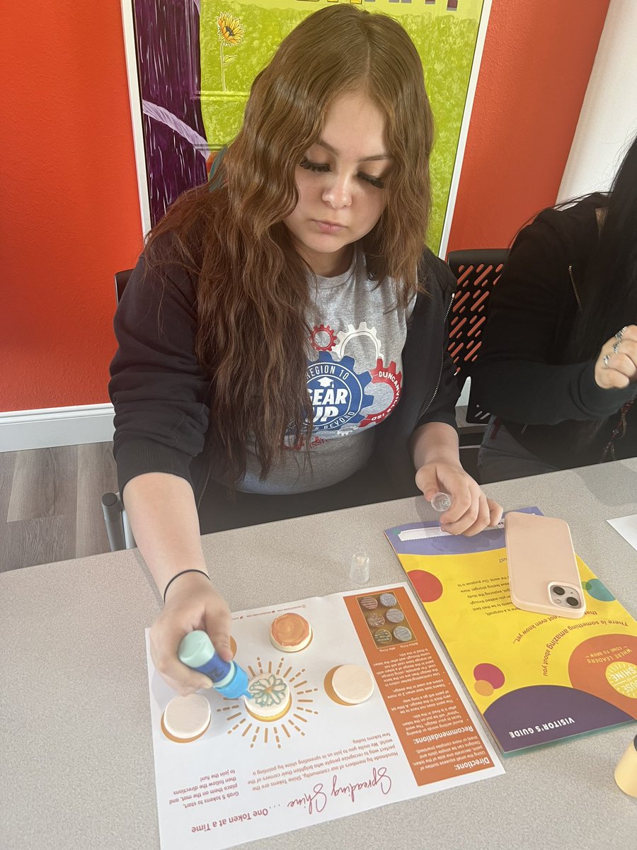 TreecaC's tweet image. KMS GEAR UP students toured the House of SHINE, a museum of self discovery! The ladies discovered new things about themselves, revealing intriguing possibilities for their BRIGHT futures.