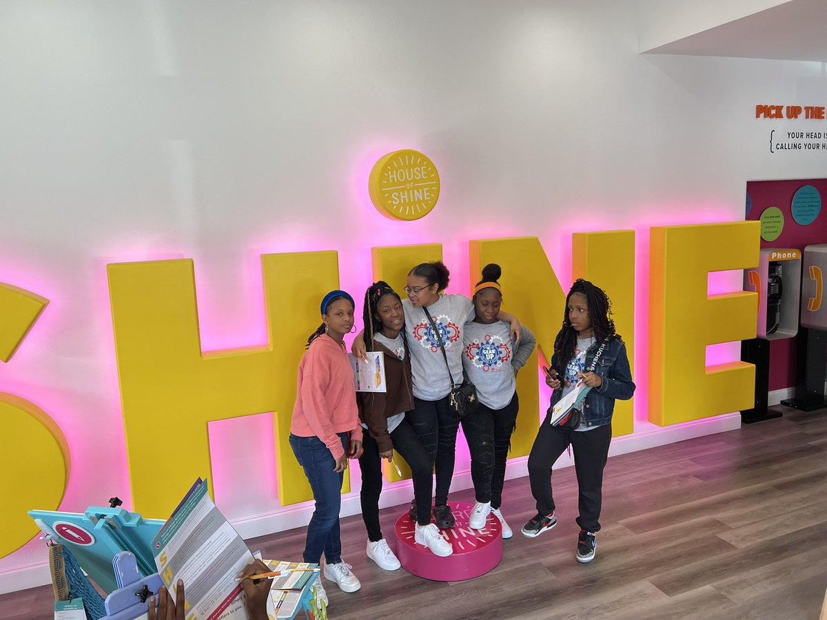TreecaC's tweet image. KMS GEAR UP students toured the House of SHINE, a museum of self discovery! The ladies discovered new things about themselves, revealing intriguing possibilities for their BRIGHT futures.