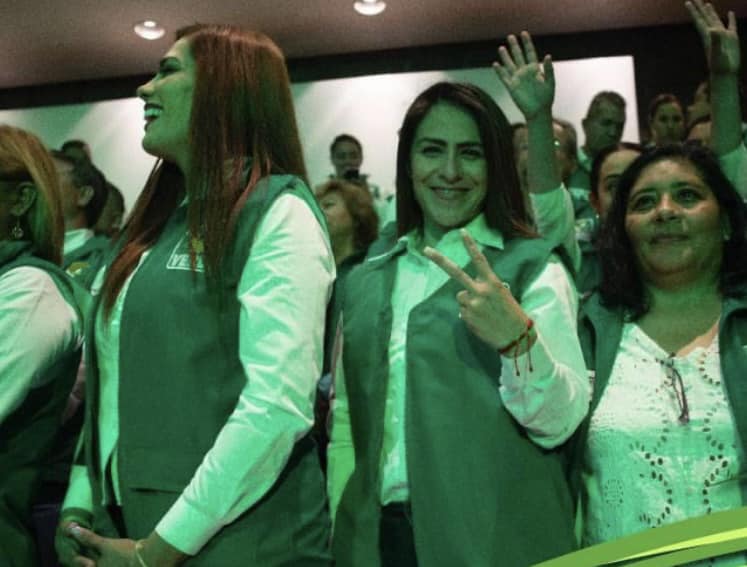 El Partido Demócrata Verde miembro de la Federación de Partidos Verdes de las Américas y de la Global Greens, atentos a las actividades internacionales que se vienen.

#DemocrataVerde #AlexGonzales #OlaVerde #OlaVerdeImparable #SomosVerdes #FamiliaVerde