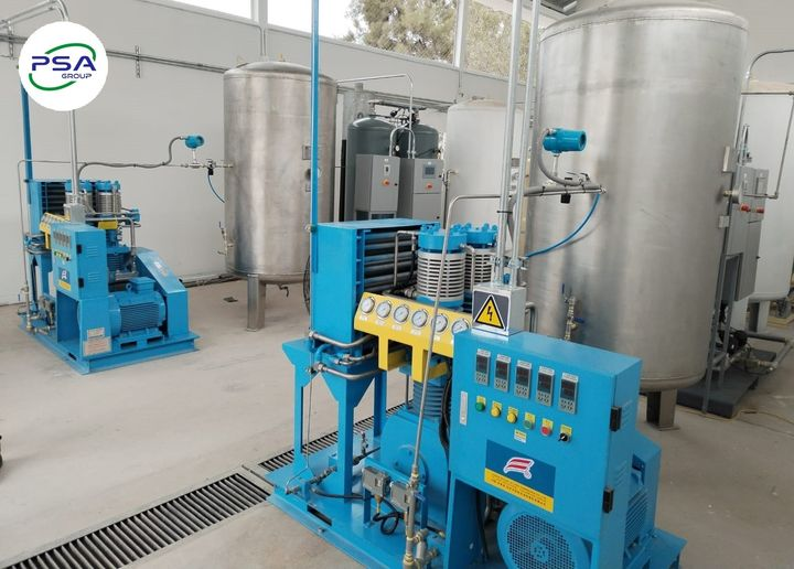 PsaOxigenos's tweet photo. ✡️ Los equipos azules que vemos  ⬇️  se llaman Booster o compresor de oxígeno y su función es aumentar la presión de oxígeno de 2-3 bar a 200 bar a fin de poder almacenar el oxígeno en grandes volúmenes✡️ en pequeños cilindros, indicó el especialista de PSA GROUP SAC https://t.co/Kmi3oDMiuJ