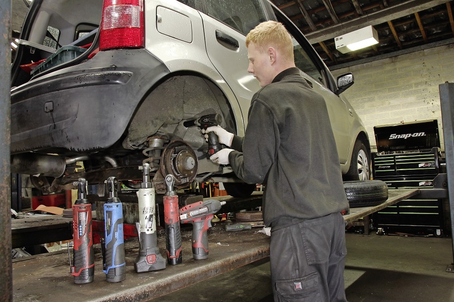 carcrave's tweet photo. Best Cordless Impact Ratchets &amp; Drivers for 2023 https://t.co/TTnc0jU542 via @fastcarmagazine https://t.co/dtJRN5gK66
