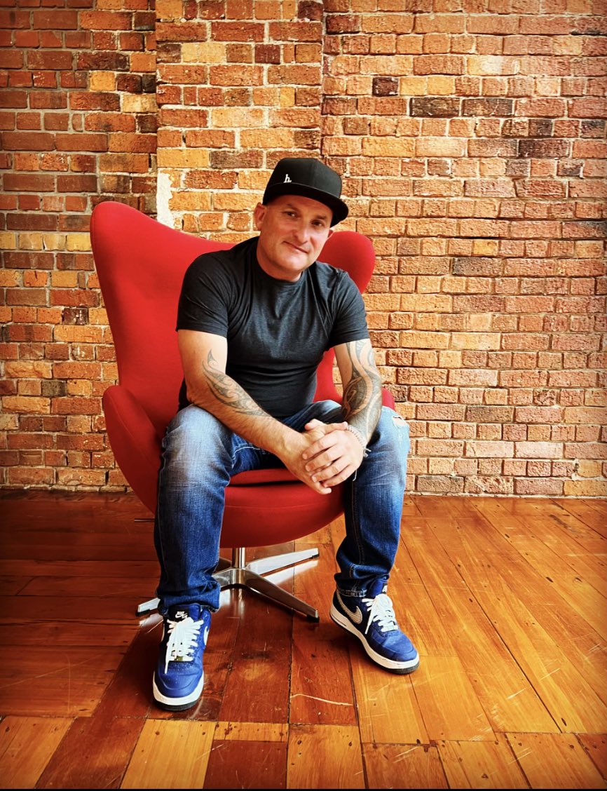 Let’s all go put some love and good vibes out into the world today! Let’s make sure the people around us feel seen, heard, valued and loved!