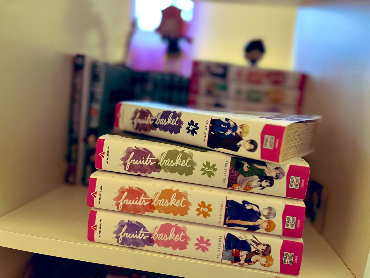 adrysukii's tweet photo. Enfin !! J’ai reçu à trouver les 4 premiers tomes qu’il manquait à ma fille de #FruitsBaskets en perfect édition et à tout petit prix 🥰 https://t.co/vztJCc67Wg