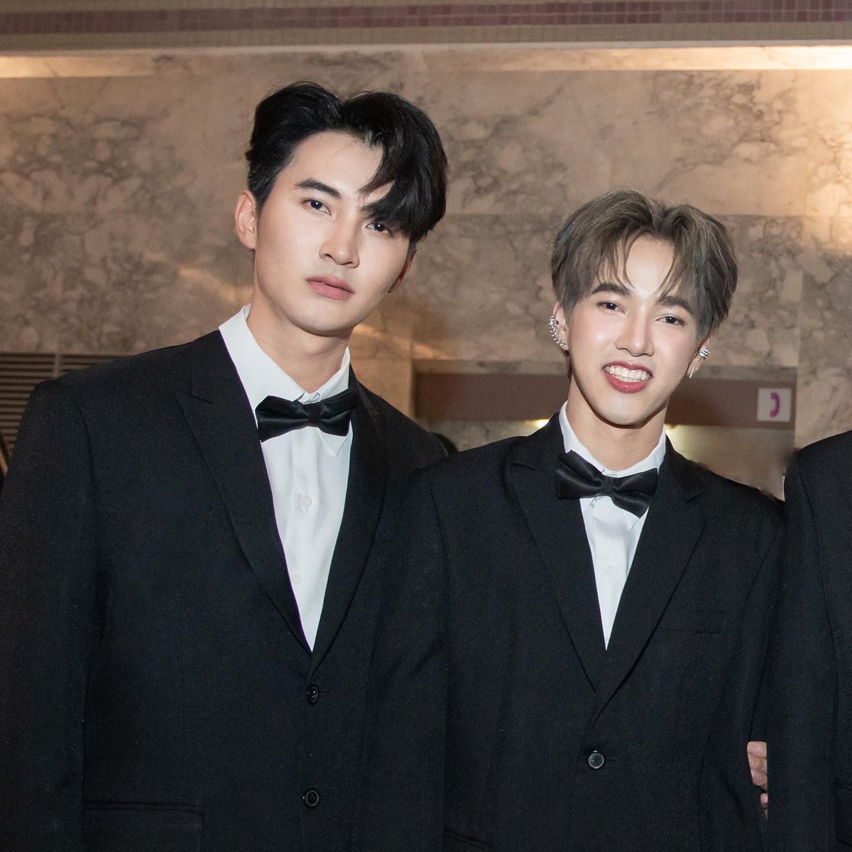 cws_xx's tweet photo. เดินพรมแดงยังไหว แต่ความร้อนแรงสู้ไม่ไหวจริงๆ 💕 #borntobeytheseries ##KomChadLuekAward19 
#BornToBeYTheSeries
#borntobey 
#WellThailand
#proimpress
#impressionbyproimpress
#Dudeva
#ซีรีส์วาย #Y #ซีรี่ย์วาย #YThai #ThaiY #BLSeries #Series #วาย #จิ้น #weloveythai
#cws_xx #stampc4 https://t.co/VtBzB6aDmC