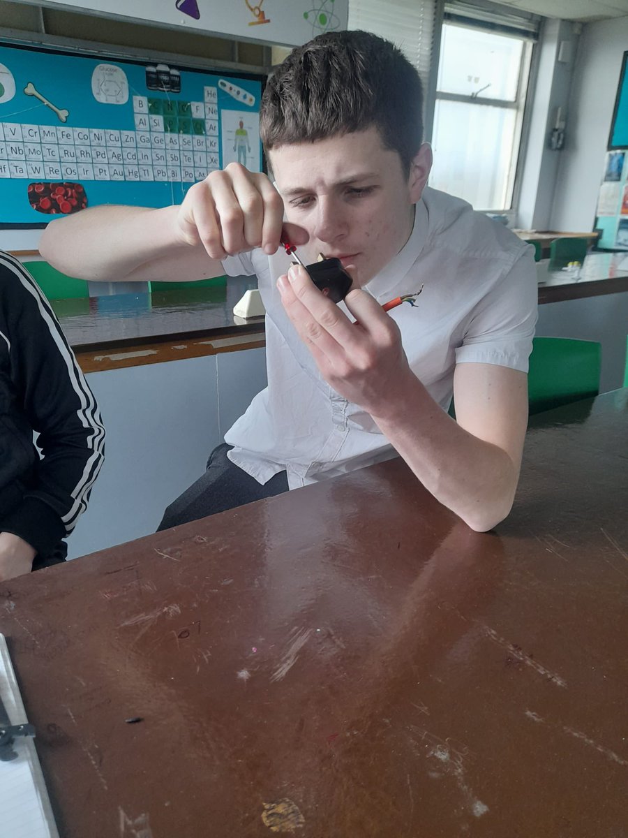 PatchwayS's tweet photo. Year 11 have been wiring plugs this week! We have some electricians in the making! #ambitious #respectful #excellent @olympustrust @patchwayc_s https://t.co/O3jDUfweGW