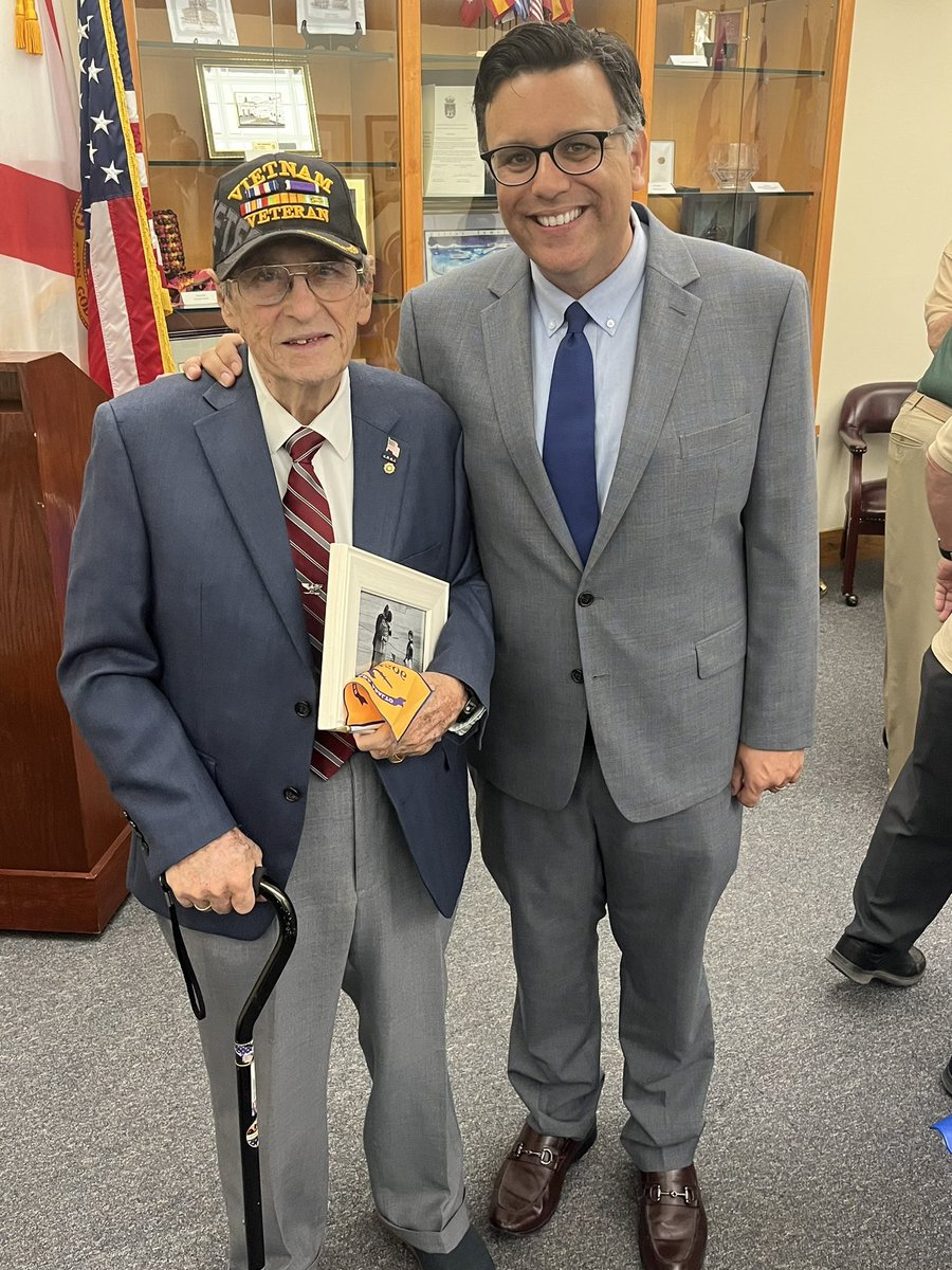 I had a special #Brigade2506 flag ready for my friend Col. Orlando Rodriguez, who came for our Vietnam Veterans Day event.  This special forces Vietnam veteran also fought with honor in the Bay of Pigs as part of Brigade 2506. He’s a 🇨🇺🇺🇸 hero.  #PatriayVida #welcomehome