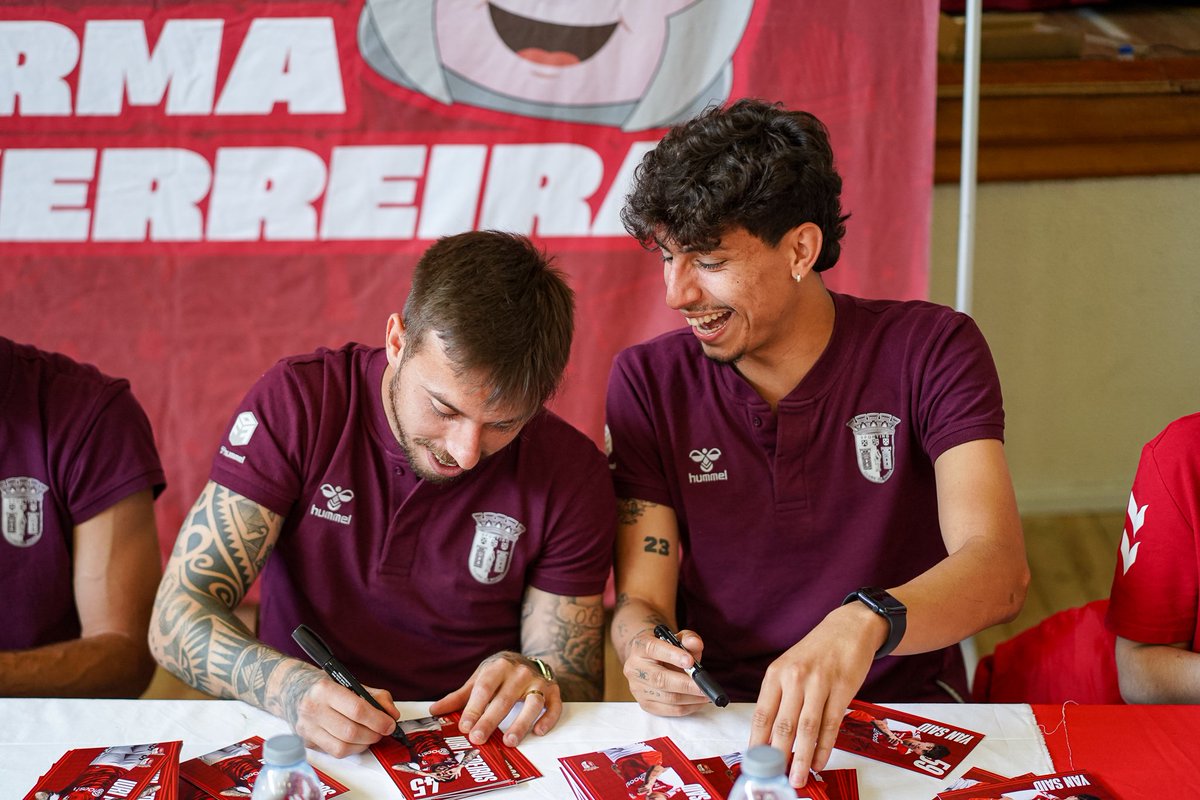 scbragaformacao's tweet photo. Dias que valem a pena ❤️

Fonseca, Roger e Yan Said estiveram presentes na #TurmaGverreira no Colégio Teresiano 🔴⚪

#QueremosMais https://t.co/ArjApkymK4