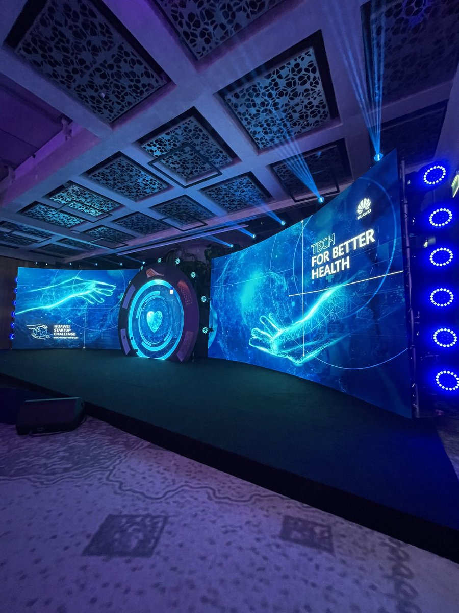 PolskaHuawei's tweet photo. Rozpoczynamy wielką Galę Finałową trzeciej edycji #HuaweiStartupChallenge! 
Już dziś wieczorem poznamy zwycięskie rozwiązania. 
👉 Kto stanie na podium? Czyje pomysły doceni Kapituła Konkursowa? Kto otrzyma nagrodę publiczności? Zostańcie z nami! 💪 https://t.co/pzUbO4ZxqU