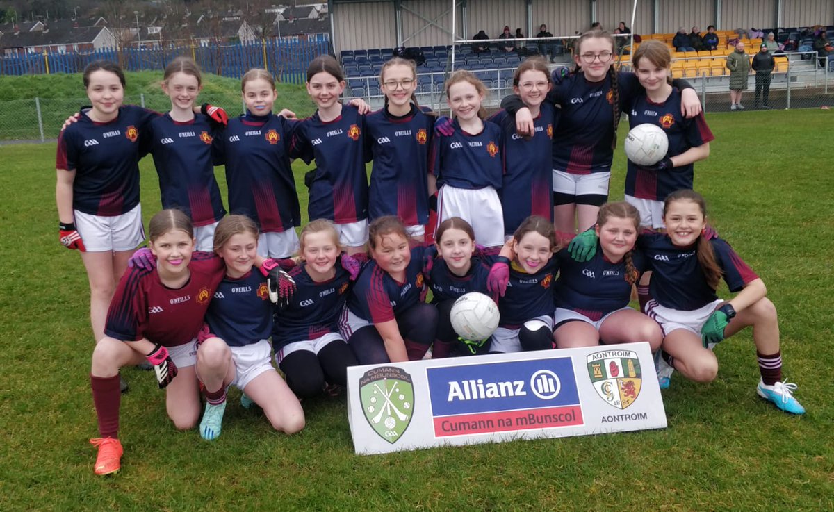 Mr_DevlinPS's tweet photo. Incredible display of hard work, talent &amp; attitude from these girls yet again. Congrats on making it to the @AontroimCnamB President's Cup final! All of us at @StOPPSBelfast are so proud! Special mention to the girls at @SJBPS11 for a great game, they're a credit to their school! https://t.co/tZYKPwdkDu