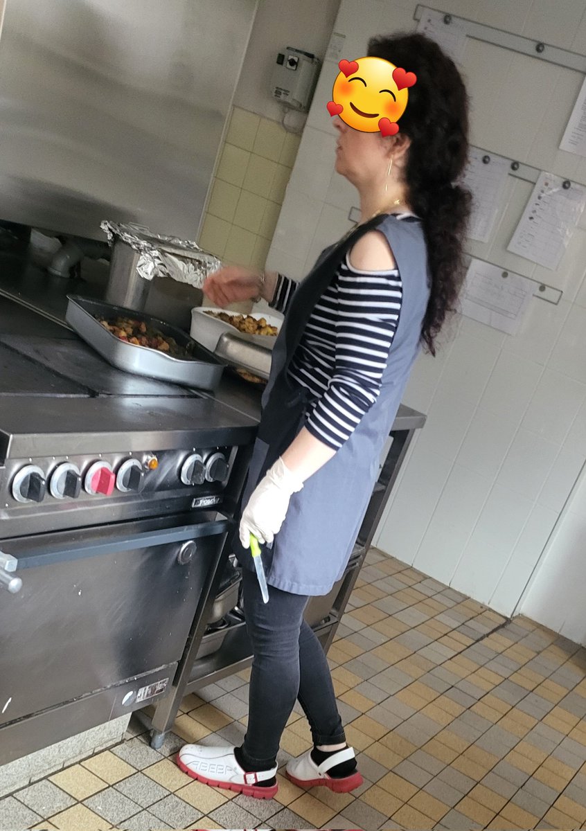 HesapEvli's tweet photo. Yine fıstığım geldi. Siyah dar pantolon. Omuzlarından başlar tüm vücudunu yalayın. Ben götünü isterim dilimle temizlerim  😋 https://t.co/TZJu6ZYtgW