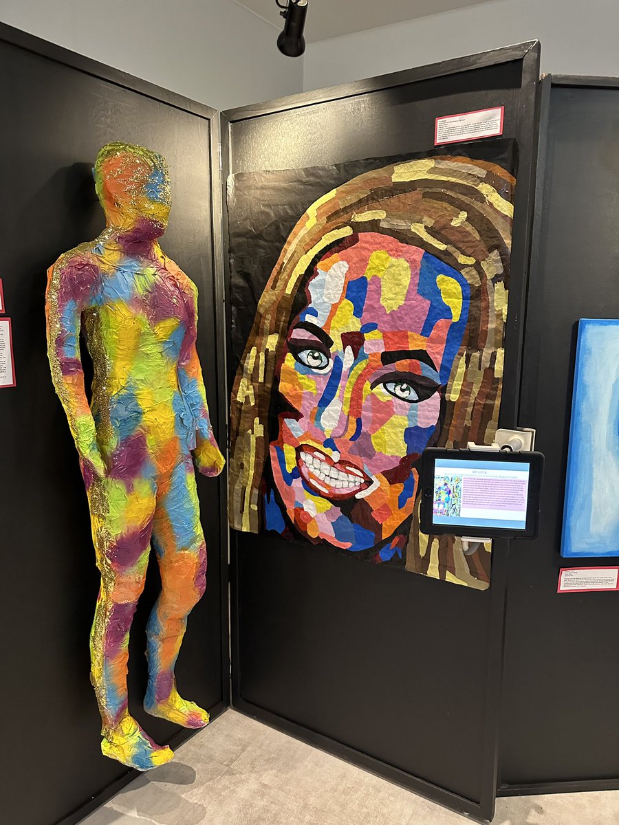 fiofree's tweet photo. This time of year again. IB visual art students shine, all delving deeply into different concepts. Each one with their own expression and view of the world around them, and the role they play in society. #artfiofree #ibvisualartexhibition #criticalthinkers #arteducation https://t.co/5wOi9beBGy