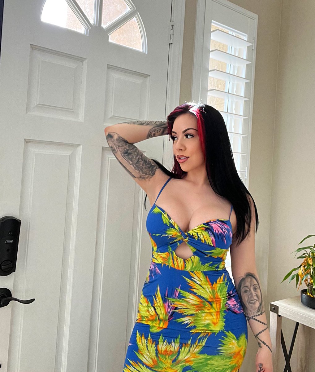 salice_roseee's tweet image. &amp;amp; the summer dresses come out 💛