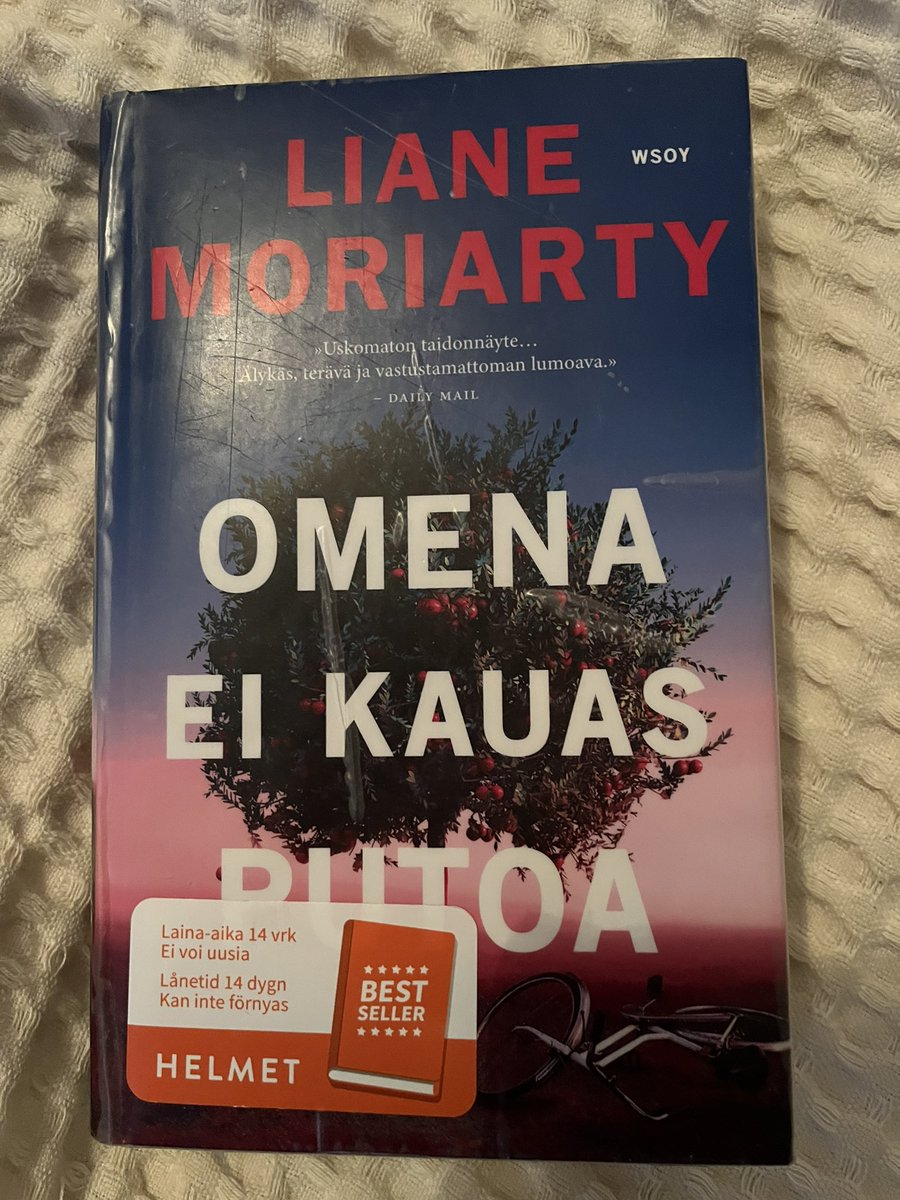 Kirja nro 14. Liane Moriarty: Omena ei kauas putoa. ⭐️⭐️⭐️⭐️ Monikerroksista perhedraamaa kilpatenniksellä höystettynä. #lukuhaaste #kirjaviikossa #kirja