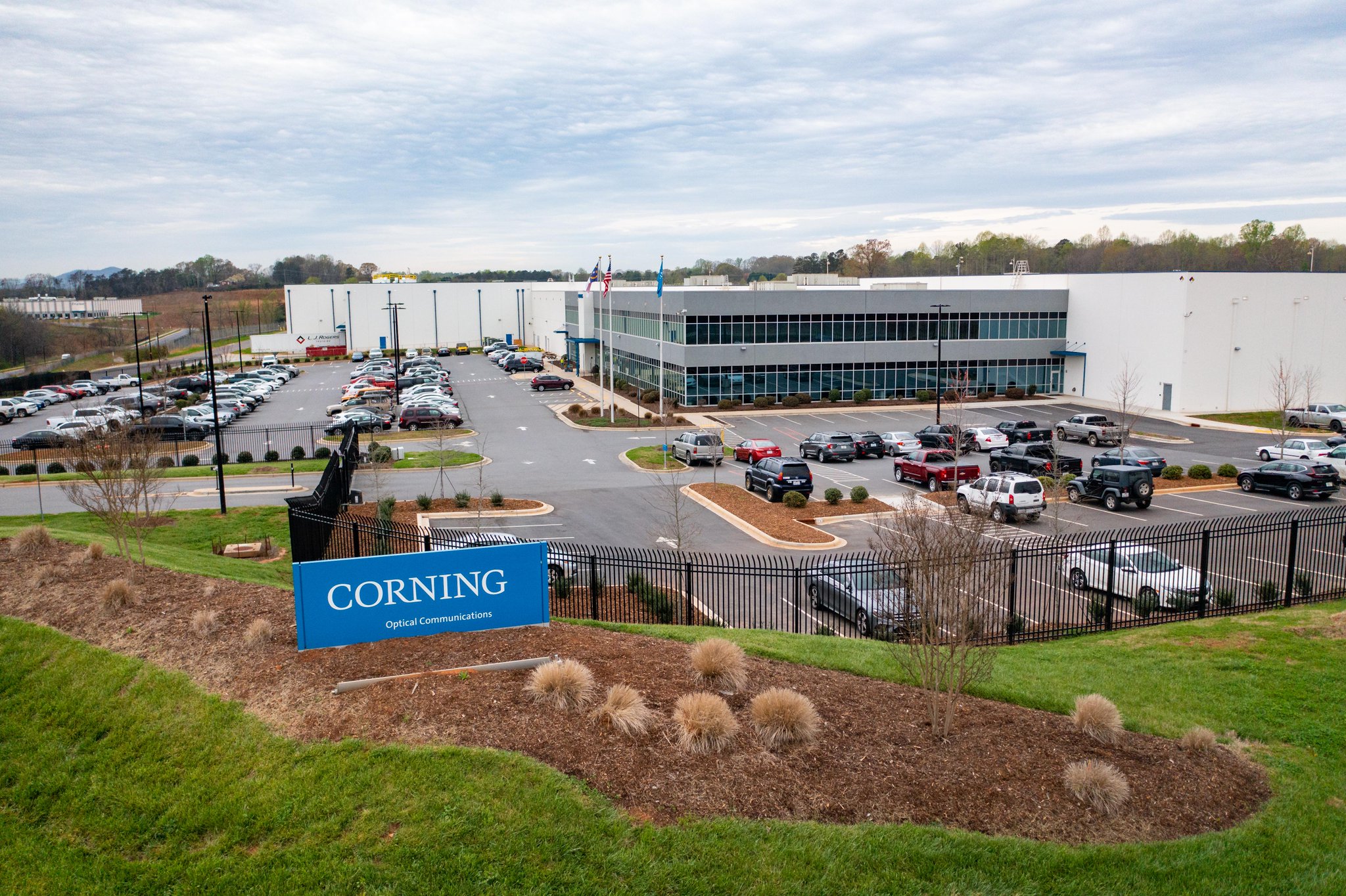 Corning Incorporated on Twitter "Corning is adding more than 400 jobs to the North Carolina