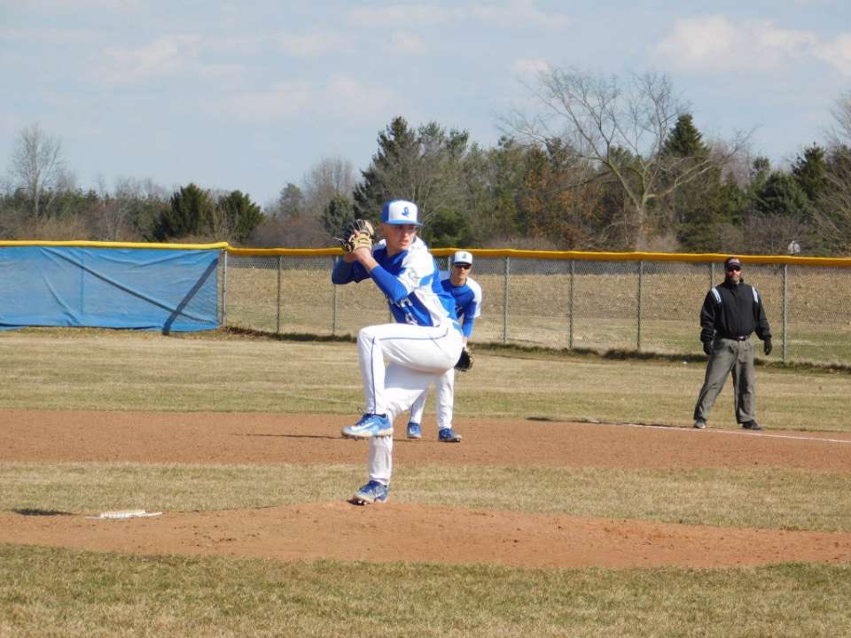ethanbowen04's tweet photo. Great start to the season with 4 wins as a team. Started pitching two games and felt great on the mound. Pitching and Hitting Stats after 4 games:
6.0 IP 16 K 0 ER 0 BB .658 BA 6 RBI 8 SB  @IoniaAthletics @AQBaseball https://t.co/wP3ZsmxGXr