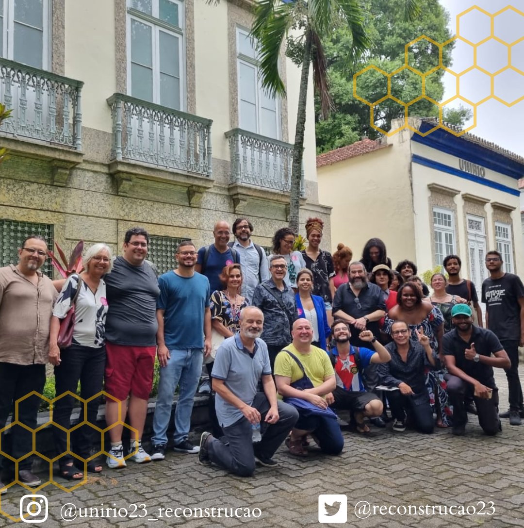 Nosso movimento está começando a dar flores e frutos.🐝🌻
 #unirio #unirioreconstrucao