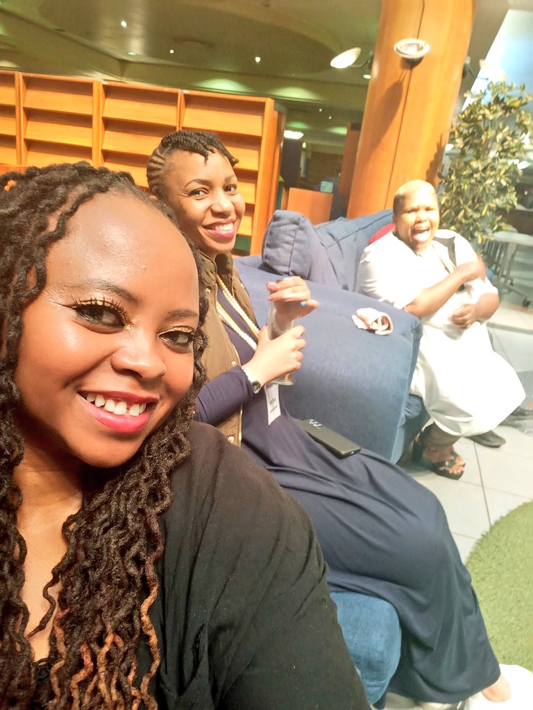 BriMatjuda's tweet image. ¹9:⁰9
Sanibonani maAfrika Amahle 🥰 It's been a BEAUTIFUL and BLESSED #LibraryWeek at Es'kia Mphahlele Community Library with my fellow #LadiesInBusinessNetwork QUEENS @CurrentMommy and @Doricah17 - Malibongwe igama Lakhe 👏🏿
#AuthorBridgetteM #WMLLYTYPB