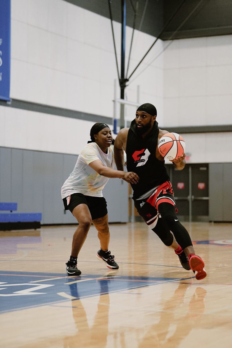 Shane_Butler3's tweet photo. When you’re doing what you love it’s never work!
@Arike_O 
@DallasWings 
@WNBA https://t.co/JZnvPynKEA