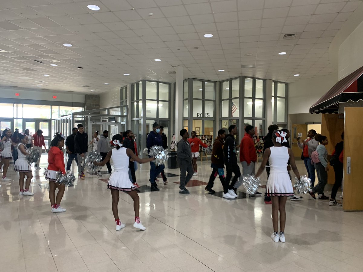 director_EPIC's tweet photo. We had a great time hosting our future Bulldogs, Class of 2027, this morning. Finish your middle school strong and we look forward to having you all here in the fall to begin another journey. Thanks to the staff of CMS, DMS, EMS, and MMS who chaperoned.       We Are Rockdale! https://t.co/jPvoKCBrIr