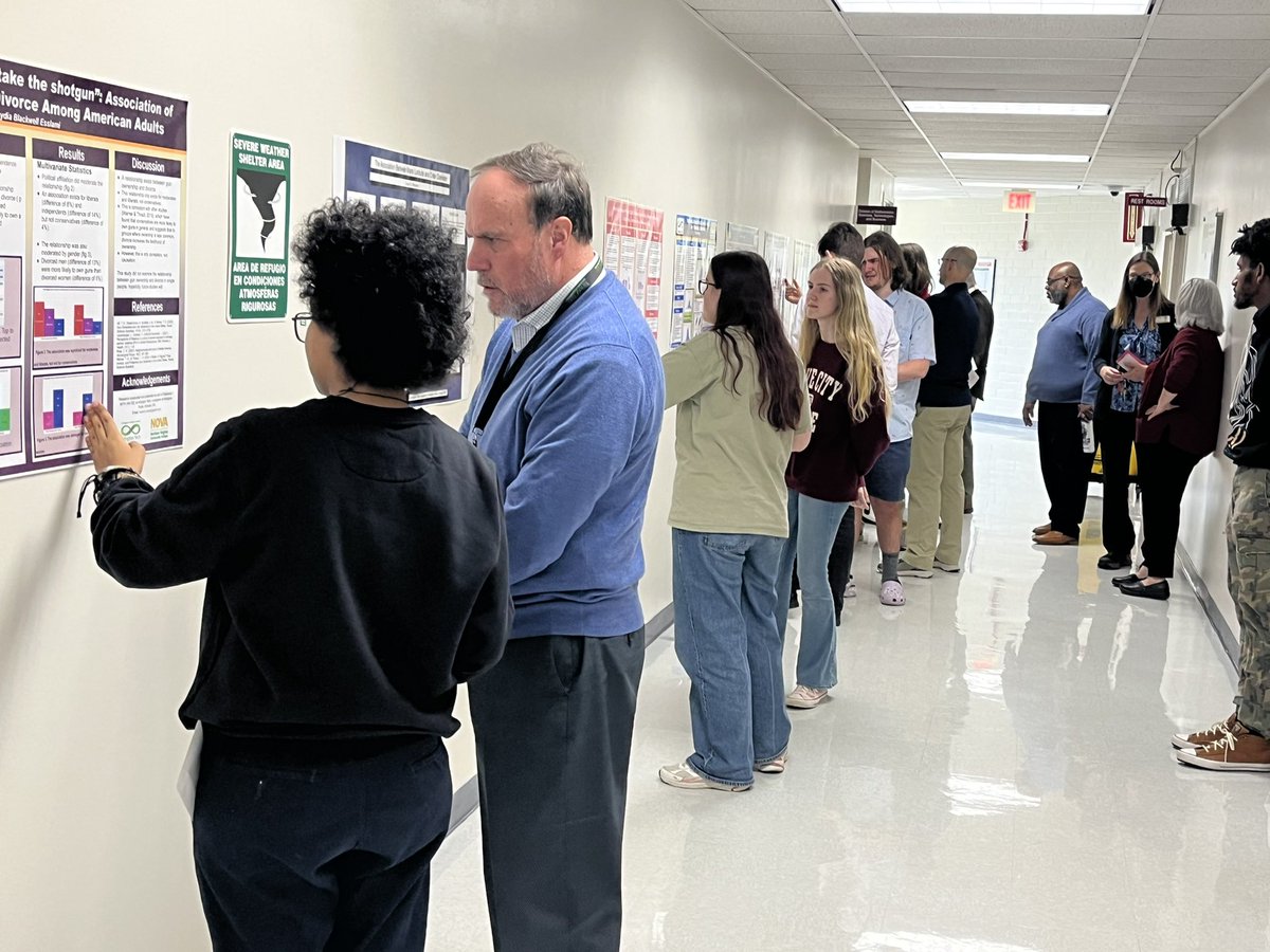 arlingtontechcc's tweet photo. DE Stats presented original research at NOVA’s Alexandria campus yesterday. Discussion was outstanding and varied -data ranging from Mars craters to traffic stops to alcohol use to attitudes on guns. Impressive work this year! @APSCareerCenter  @APS_STEM @APSVirginia @APSMath https://t.co/MXEWdJ086l