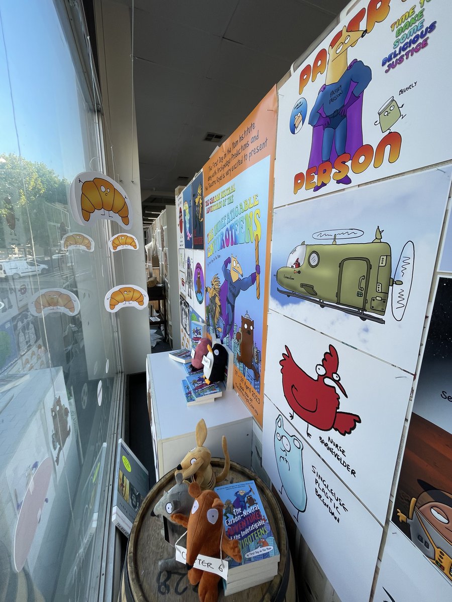 just finished putting up a very fun @firstdogonmoon window @FullersHobart for the enviroteens play which opens April 19 @TheatreRoyalHob don’t miss it!! theatreroyal.com.au/shows/carbon-n…