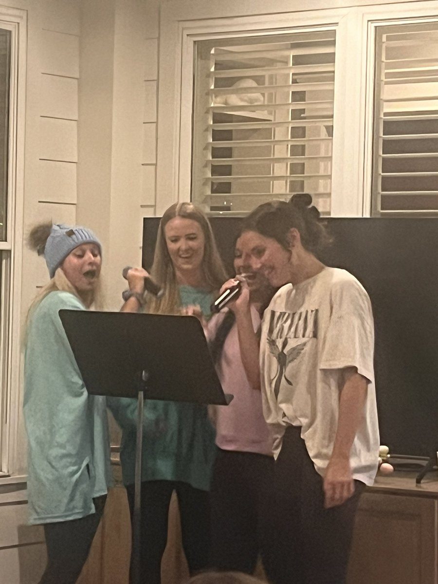 NWCCSoftball's tweet photo. Lots of fun singing karaoke, playing games, and eating! Thank you @MichaelHeindl and family for having us over even though I’m sure we might have been the loudest group you’ve hosted 🤣 #karaoke #teamfun #RangerUp #notsingers @andrewdalephd #softballfamily https://t.co/X5lGahoeS9
