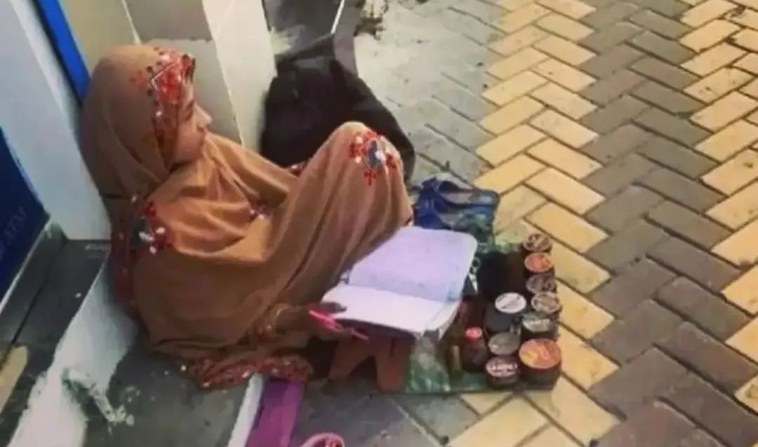 mdamjadali83's tweet photo. अल्लाह पाक हर घर की 
   परेशानी दूर करे.......
और हर बेटी के नसीब बेहतरीन लिखे!!♥️
Aameen 🤲 https://t.co/hpmfj8tUXs