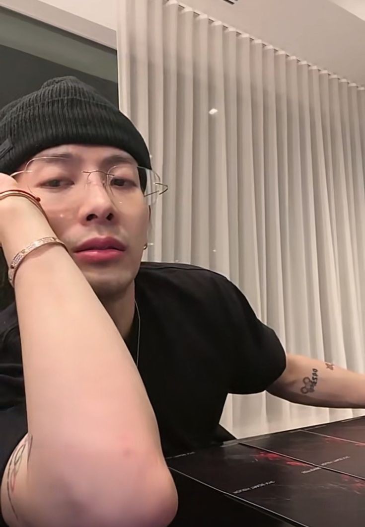 que cansativo, perco mil anos de vida pensando sobre isso.