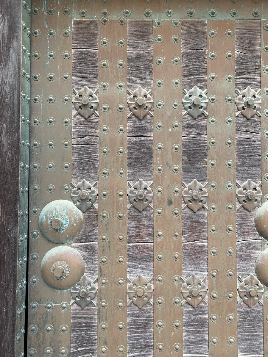 HiroTakeuchi's tweet image. Castle gate.

#Castlegate
#城門
#門扉