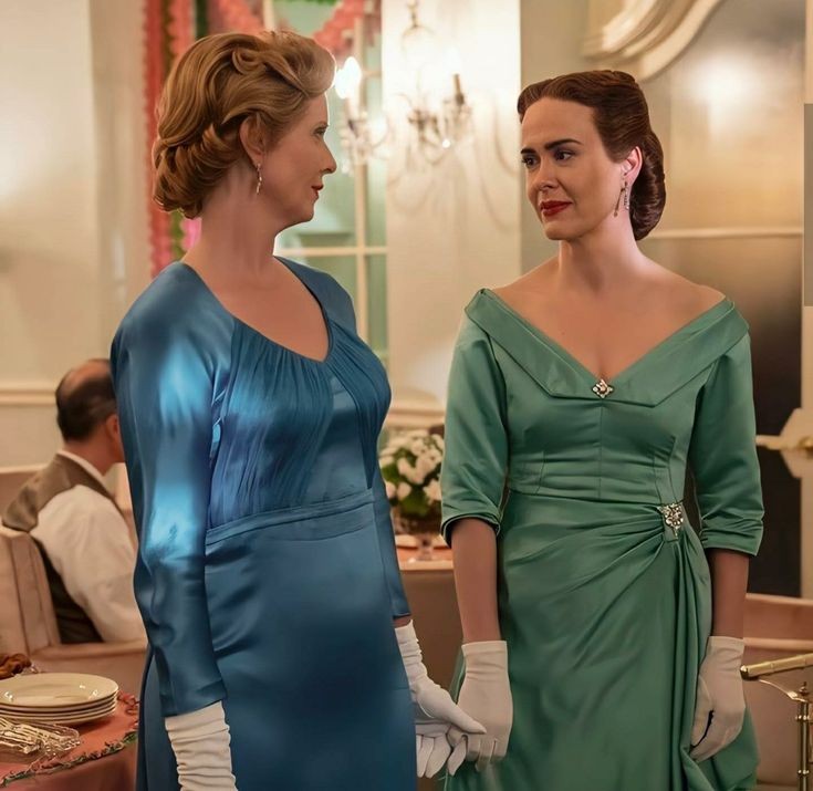 FireOfTargaryen's tweet image. I need them back! #Ratched #SarahPaulson #Netflix #RatchedSeasonTwo 
Gwendolyn ♥️ Mildred.

Dear Ryan Murphy &amp;amp; Evan Romansky??