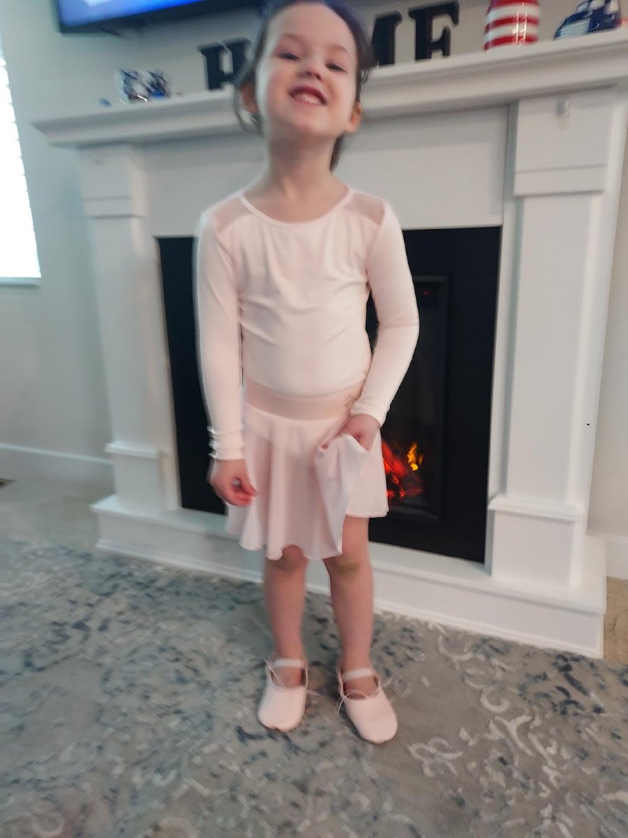 SomeSortofHuman's tweet image. My little ballerina 🩰