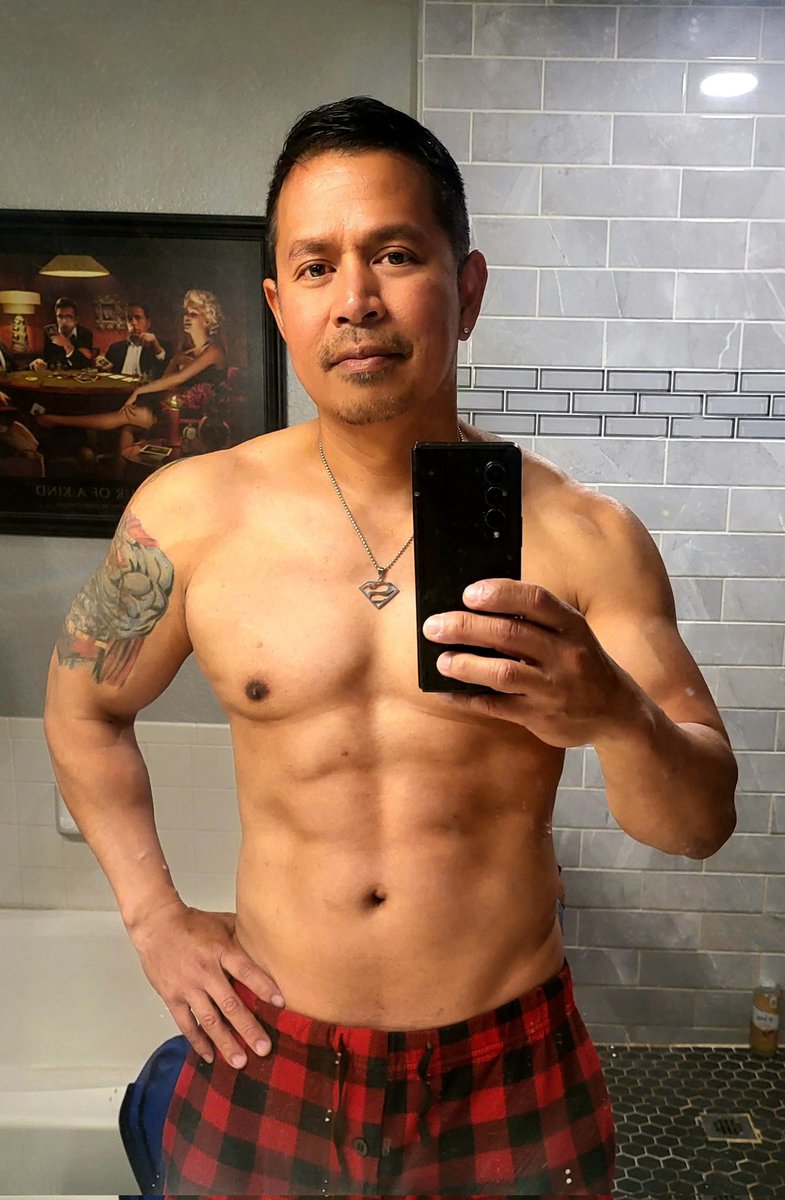 Turning '51' Next Month & I Still Haven't Seen The GYM Now In Over 6 Months!🙄 
How TF Am I Holding Up?!🤣 #DadBod #WhatDiet? #ThisIs50 

#FitFam #Zaddy #Body #Muscle #LasVegas #SinCity #9thIsland #VegasLife #Fitness #Selfie #Swolfie