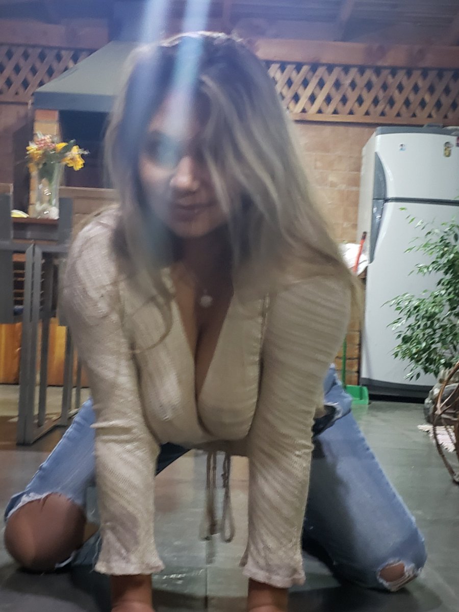 MayhiaR's tweet photo. Encontre 2 mas del mismo dia de las fotos anteriores, se las dejo aca a ver si les gustan... recuerde si quiere me sigue o me da su rt 💕💕💋 https://t.co/bS8deCggs4